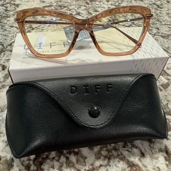 Diff MILA Blue Light Glasses ๐ - Picture 6 of 13